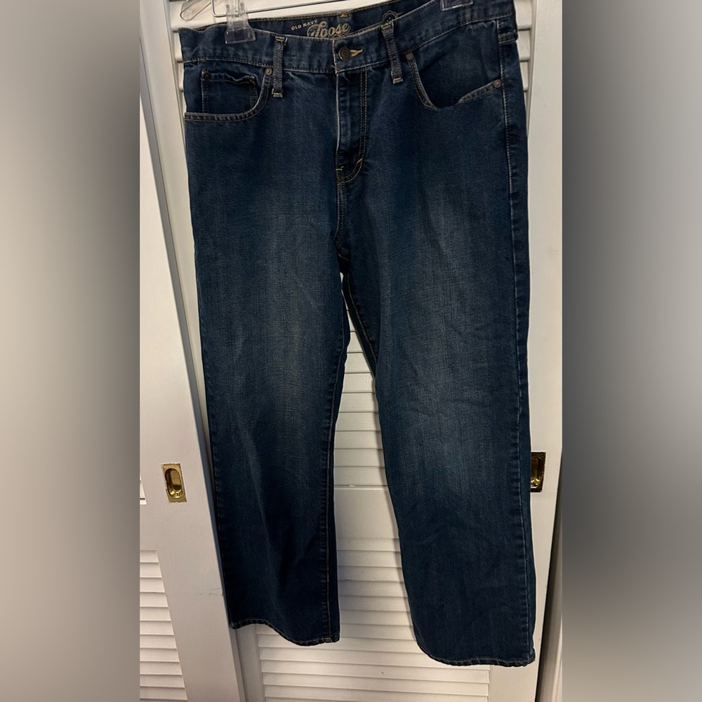 Men’s Old Navy, loose cut dark wash jeans size 34 x 32